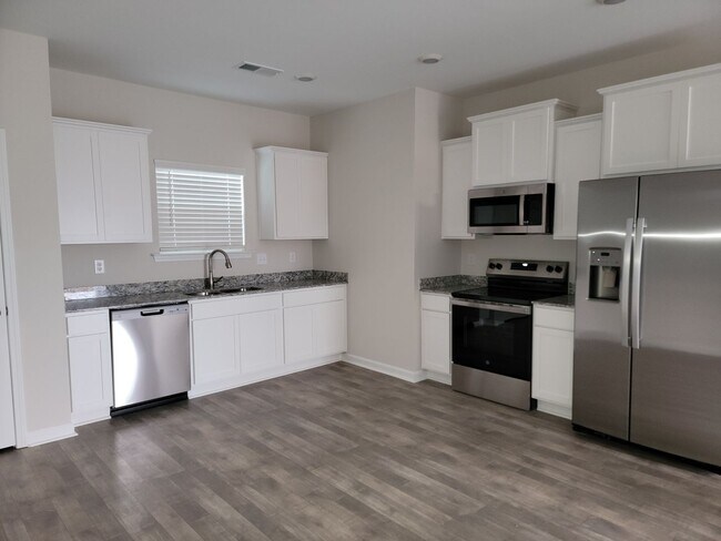 Building Photo - 324 Young Town Cir