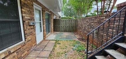 Building Photo - 307 Adair St