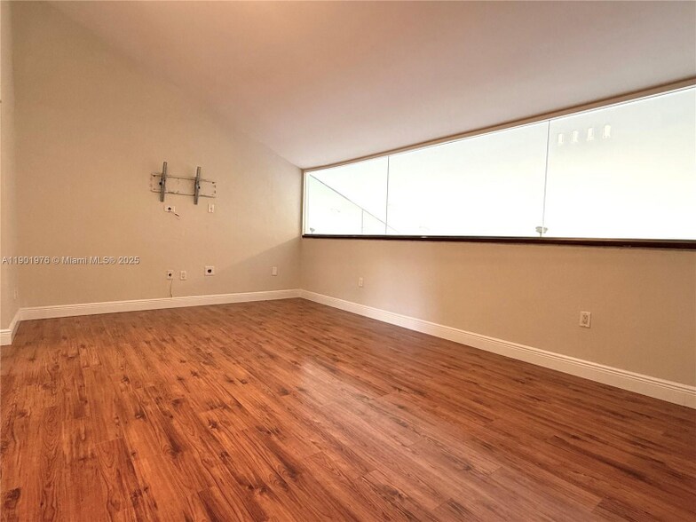 Building Photo - 8880 SW 133rd Pl