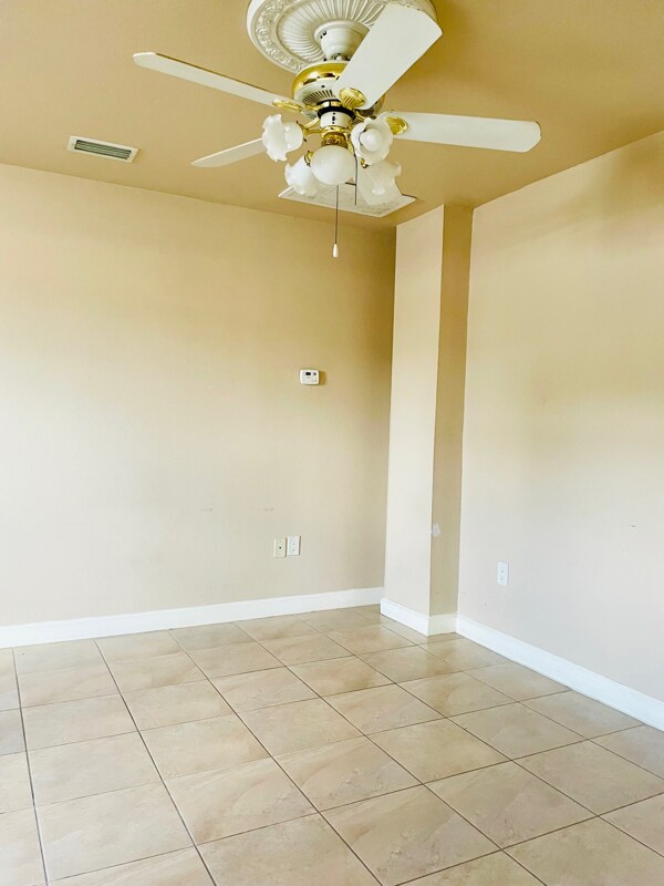 Building Photo - 1315 N US Hwy 1