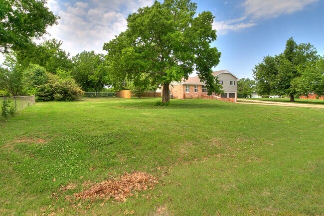 Building Photo - 1809 Ketch Dr