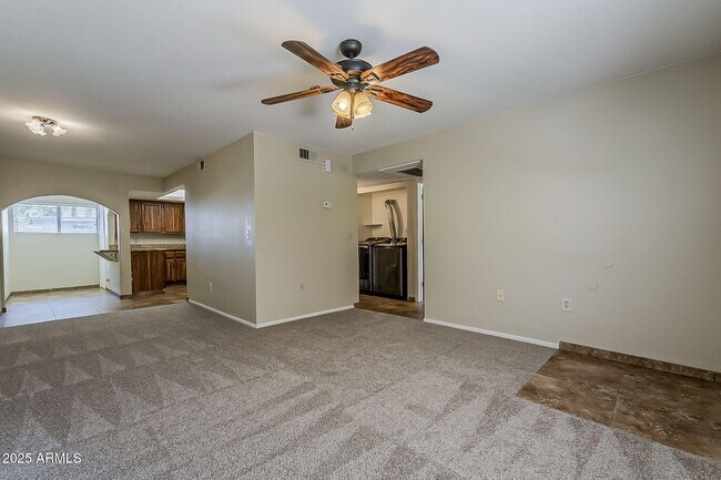 Building Photo - 461 W Holmes Ave
