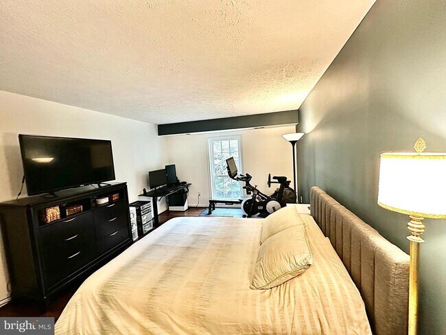 Building Photo - 7678 Willow Point Dr