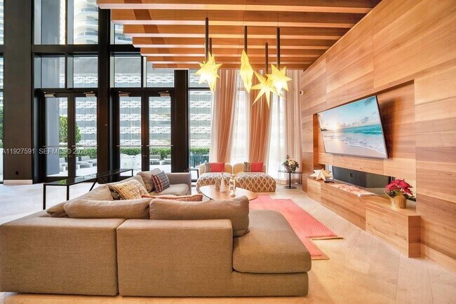 Building Photo - 1010 Brickell Ave