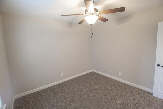 Building Photo - 7410 Oakley Dr