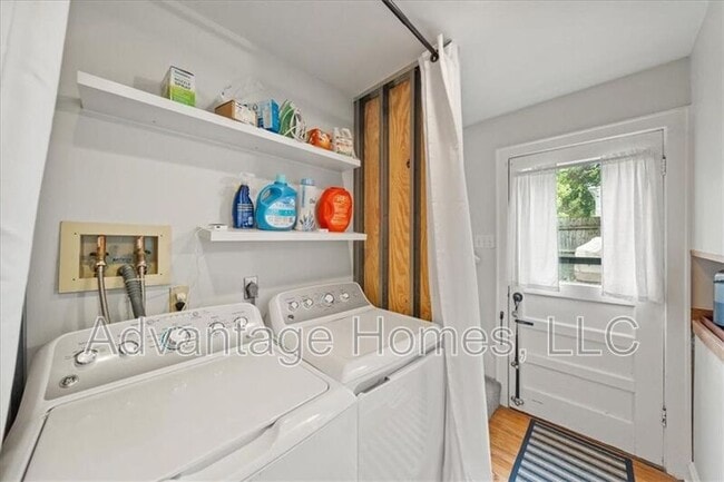 Building Photo - 4523 Wyoming St