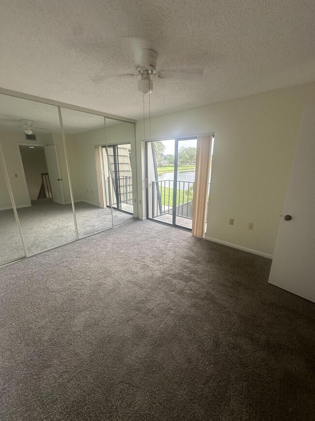 Building Photo - 1014 10th Way