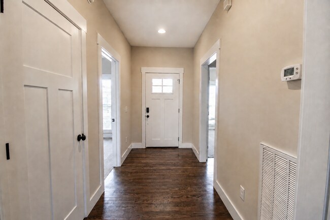 Building Photo - 1137 Cross Pointe Dr