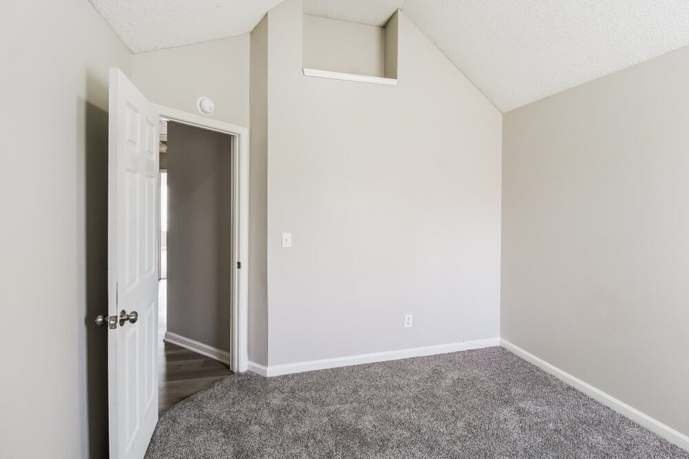 Building Photo - 248 Kings Cove