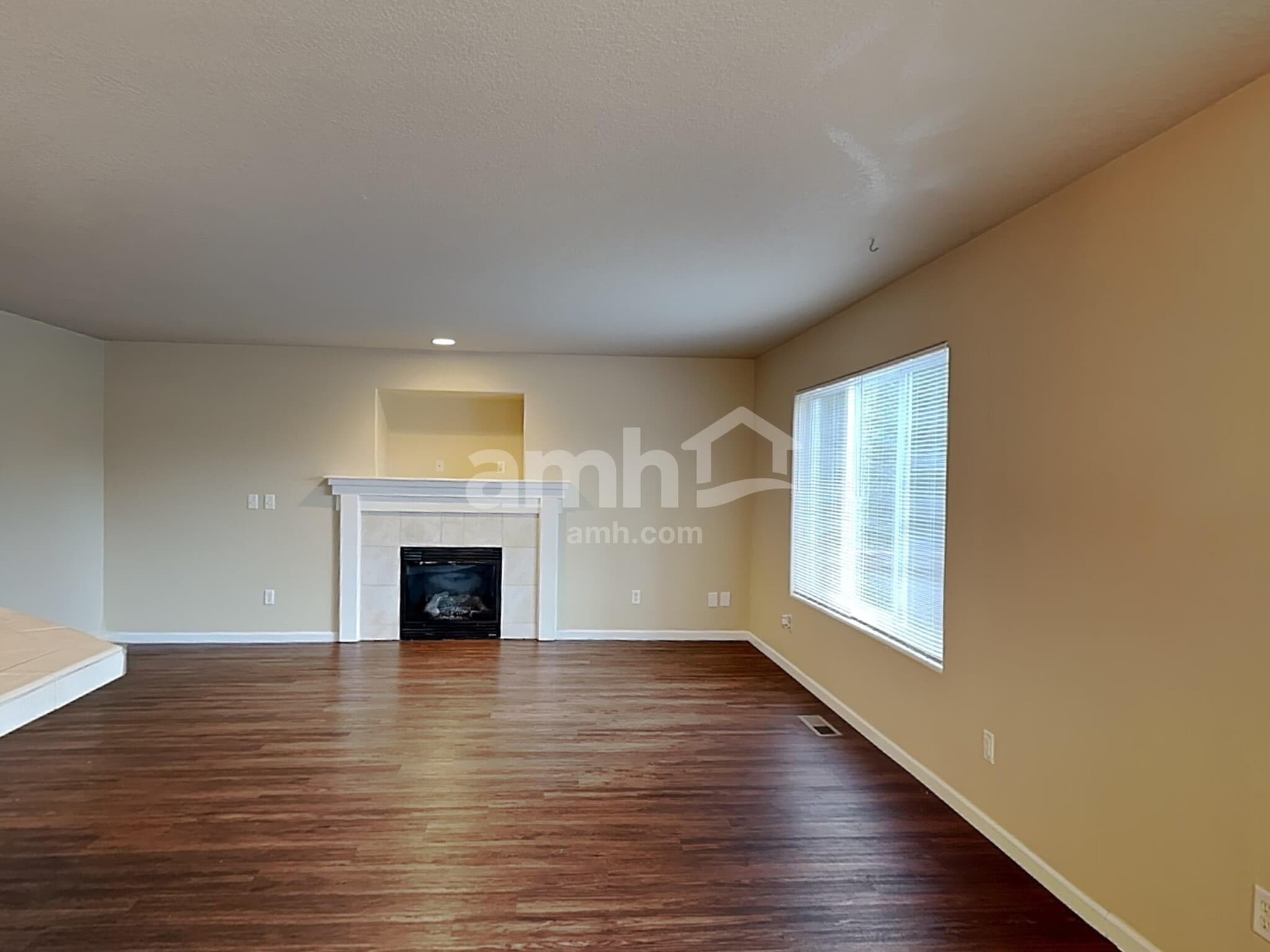 Building Photo - 37828 Hamilton Ridge Dr