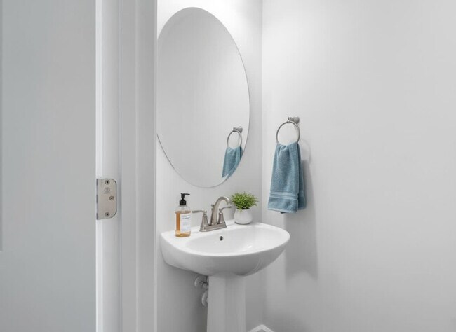 Building Photo - 3121 Banyan Btm Ln