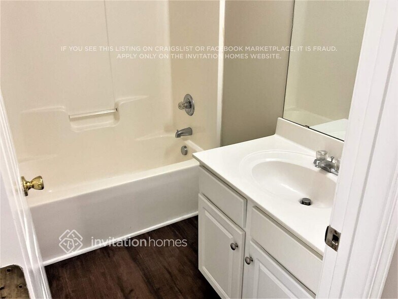 Building Photo - 3401 Paxton Ridge Dr