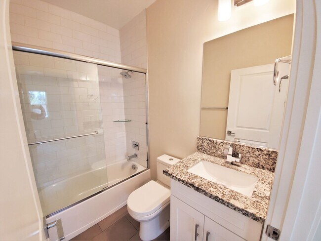 Building Photo - Contemporary Greenhaven Home with Private Backyard & Smart Features