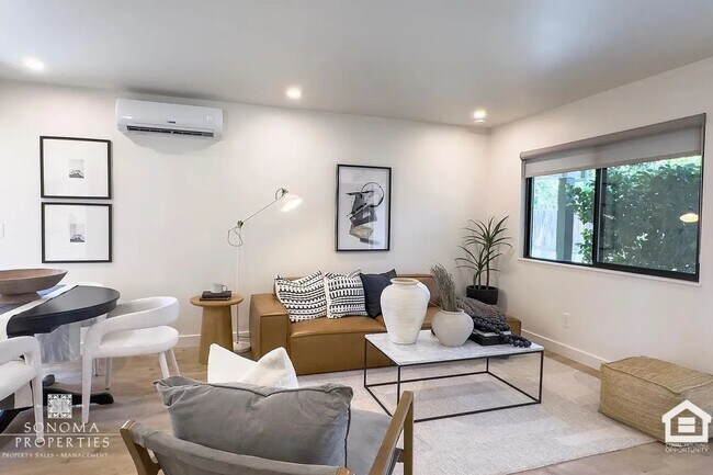 Building Photo - ***PRICE REDUCTION***  Modern Upstairs 2-Bedroom Unit Minutes from Sonoma Plaza