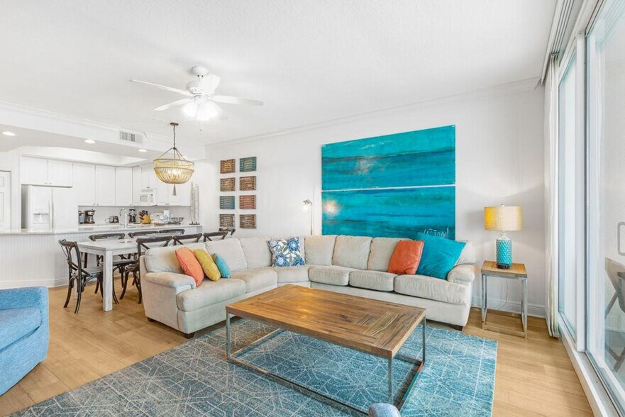 Building Photo - 365 E Beach Blvd