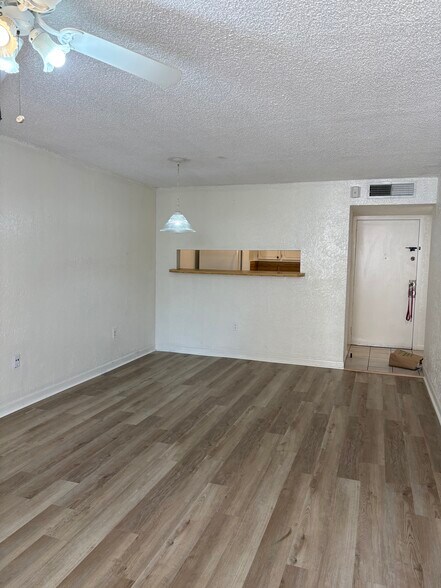 Building Photo - 10500 SW 108th St