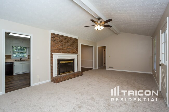 Building Photo - 507 Ironwood Ct SE