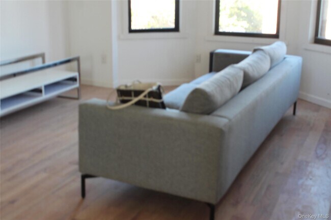 Building Photo - 816 Barbey St