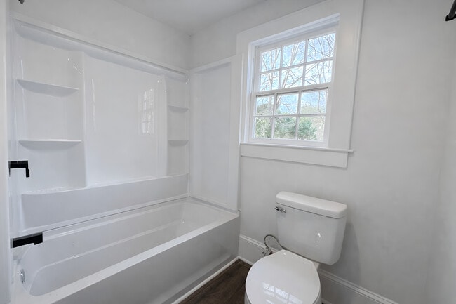 Building Photo - Stanley