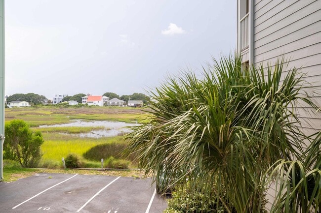 Building Photo - The Breakers Paradise @ 1801 Canal Dr #D2