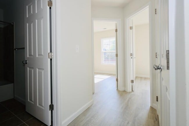 Building Photo - 811 S Cameron St