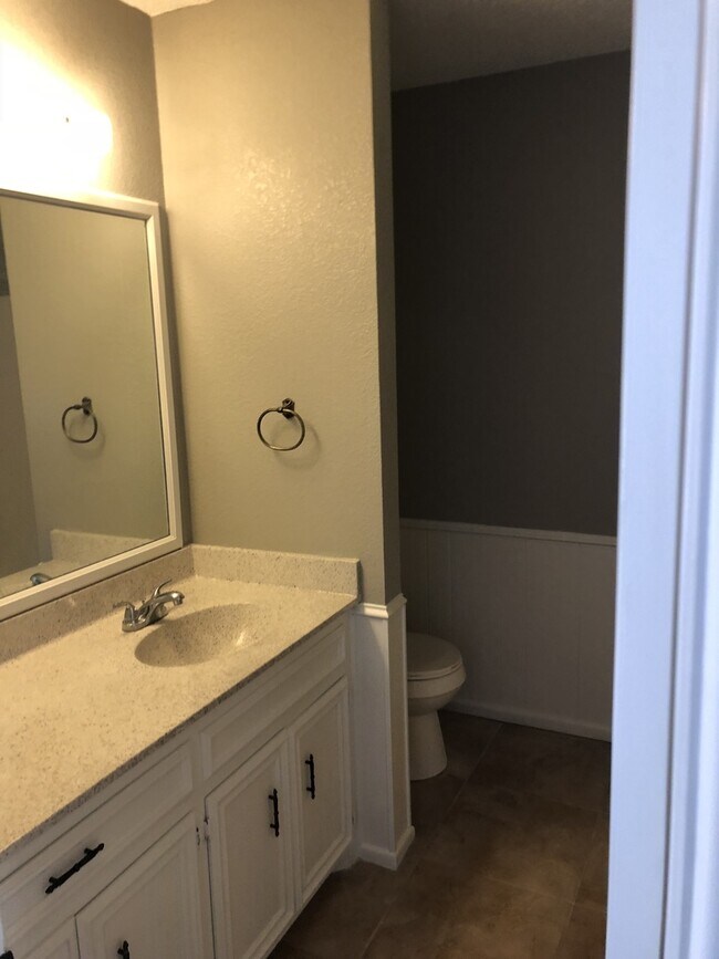 Building Photo - Updated House