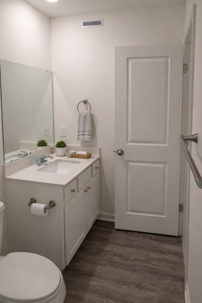 Building Photo - Adorable Rental in Convenient Location