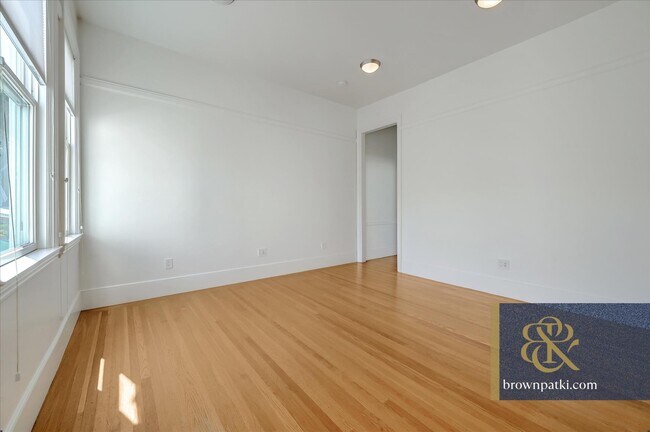 Building Photo - 3743 1/2 23rd Street-