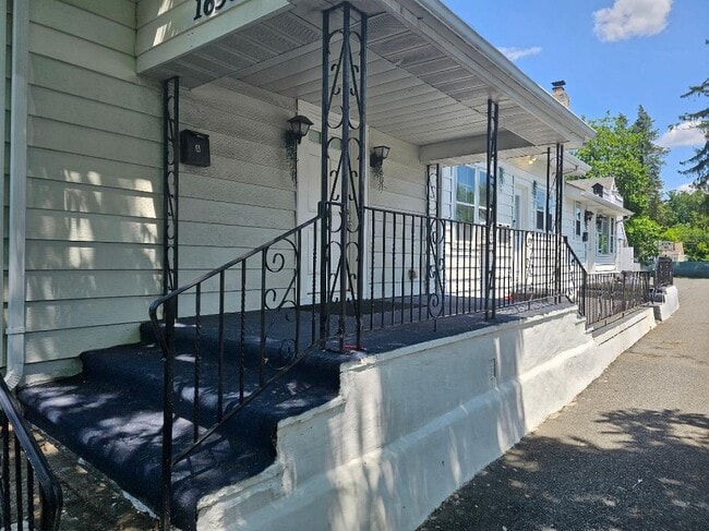 Building Photo - 1656 Pennington Rd