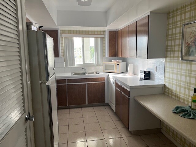 Building Photo - 6161 Gulf Winds Dr