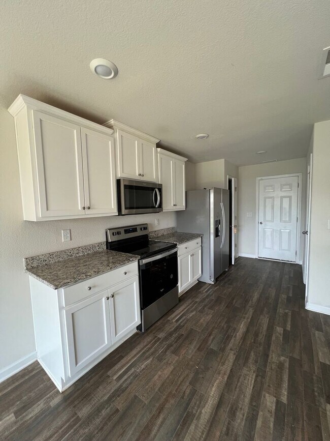 Building Photo - Charming 3 Bedroom Home Located In Zebulon NC!!!