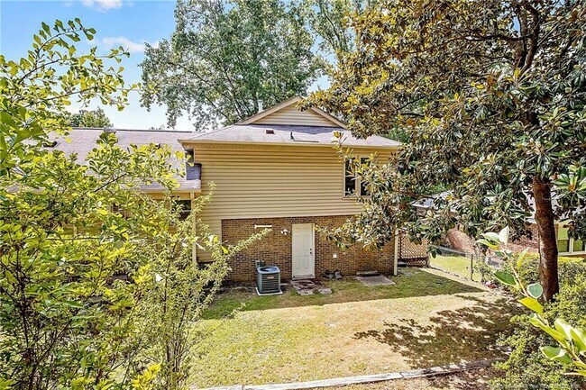 Building Photo - 221 Waxhaw Dr