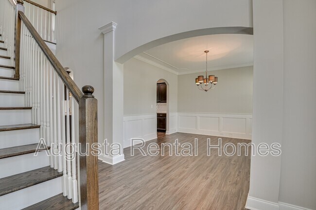 Building Photo - 1110 George W Crawford Dr