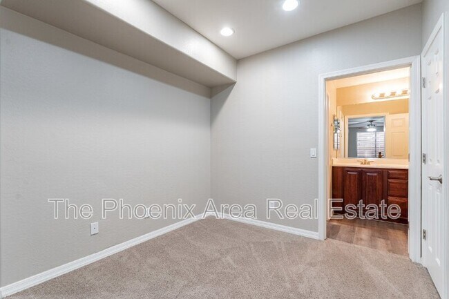 Building Photo - 3813 E Capricorn Pl