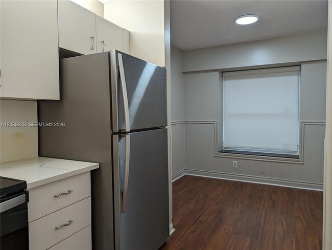 Building Photo - 3446 Oak Dr