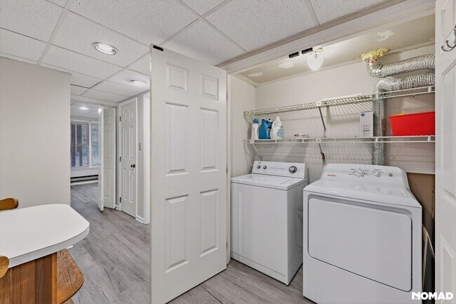 Building Photo - 4131 Kaplan Dr