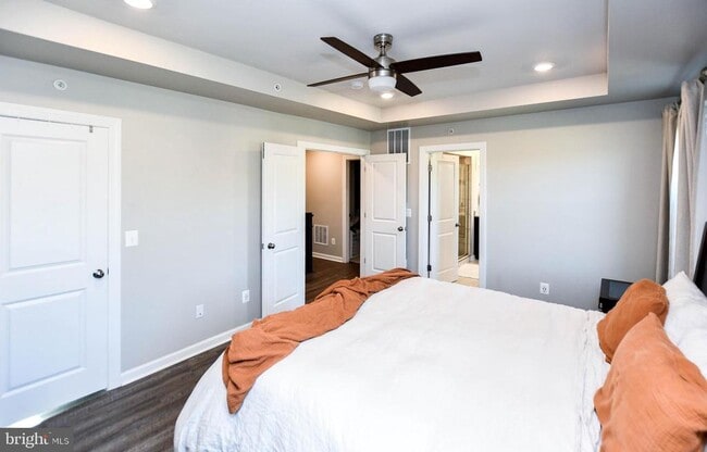 Building Photo - 5692 Stephanie Tessa Way