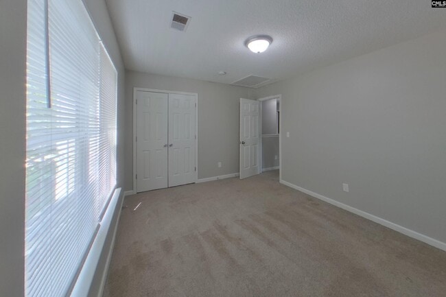 Building Photo - 121 Eagle Pointe Dr