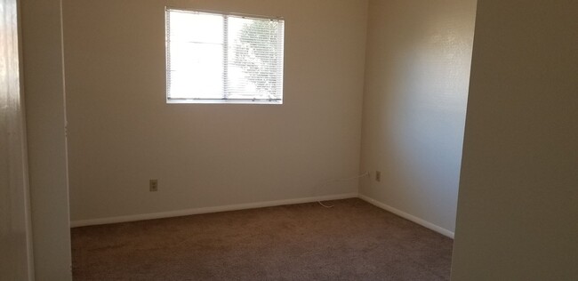 Building Photo - FIRST MONTH RENT FREE! AFFORDABLE HOME IN ...