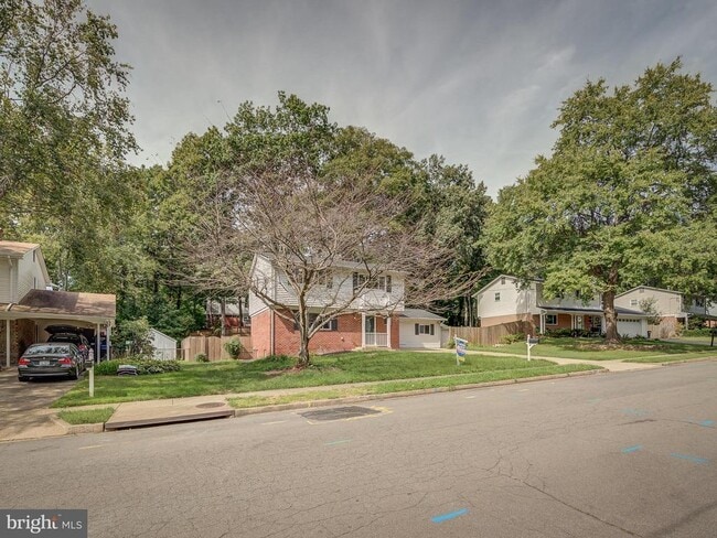 Building Photo - 6812 Landor Ln