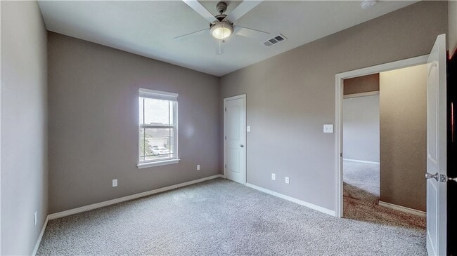 Building Photo - 2700 Horse Haven Ln