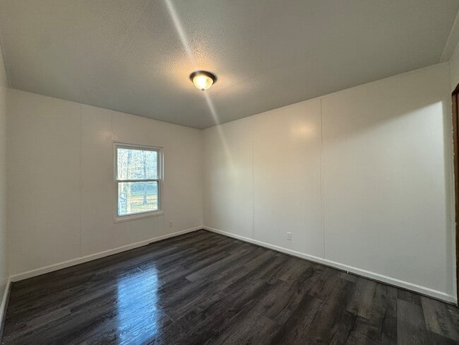 Building Photo - 22 Pine St