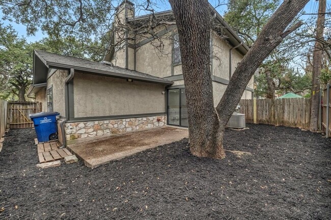 Building Photo - 4010 Cima Serena Dr