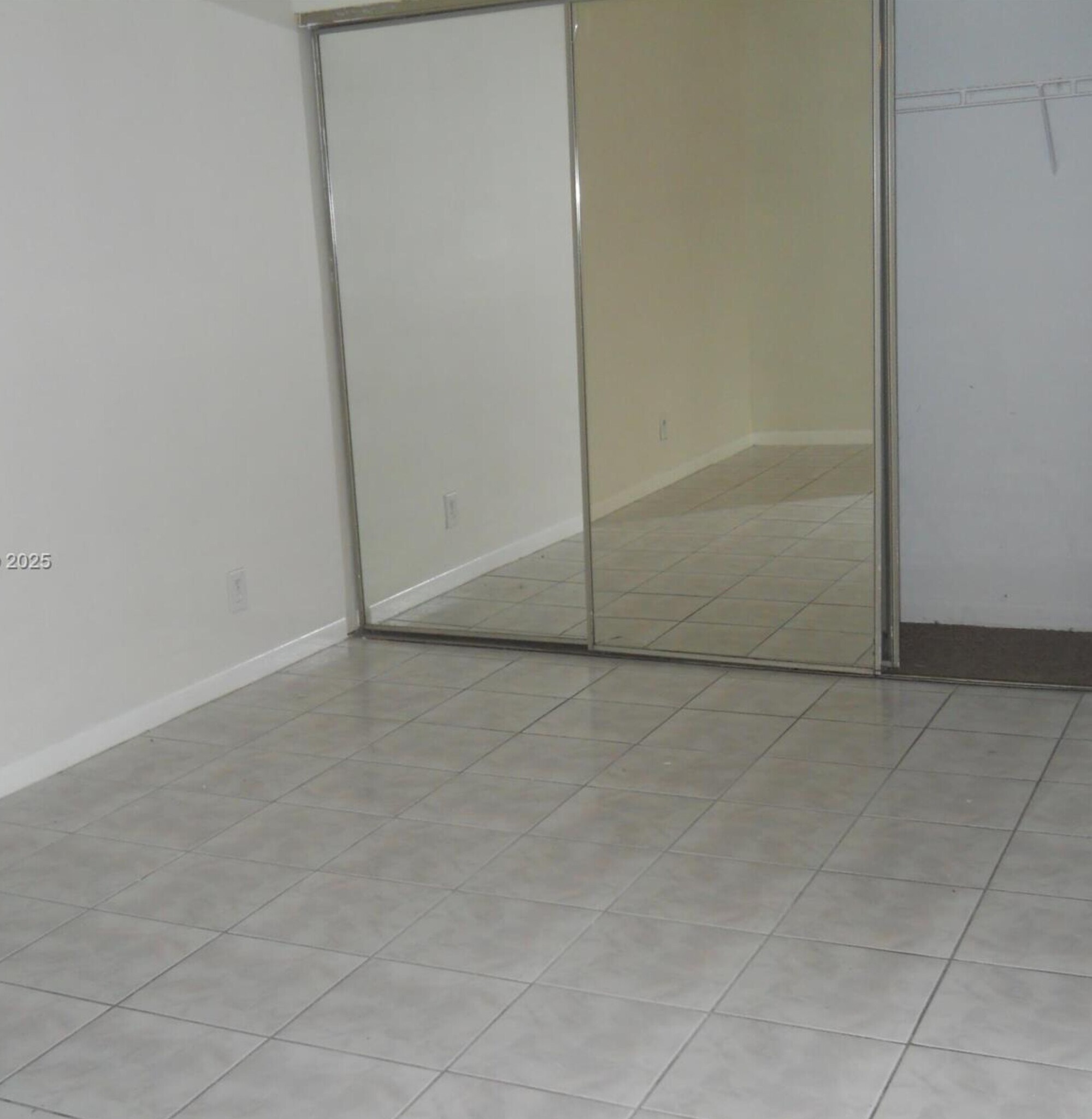 Building Photo - 3955 Village Dr
