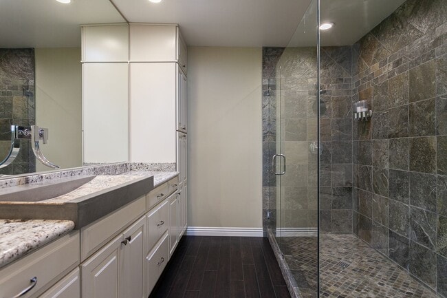 Building Photo - AVAILABLE NOW: Beautifully Remodeled Historic Victorian – 3 Bed / 3 Bath