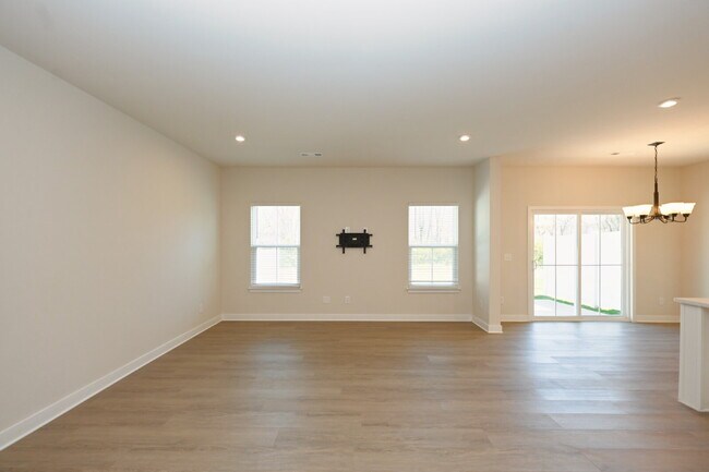 Building Photo - Updated Gallatin Townhome | 3BR + Garage, W/D Included