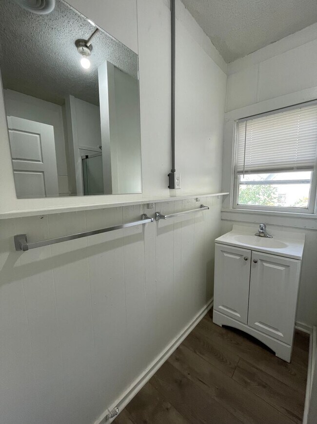 Building Photo - 502 Neosho St