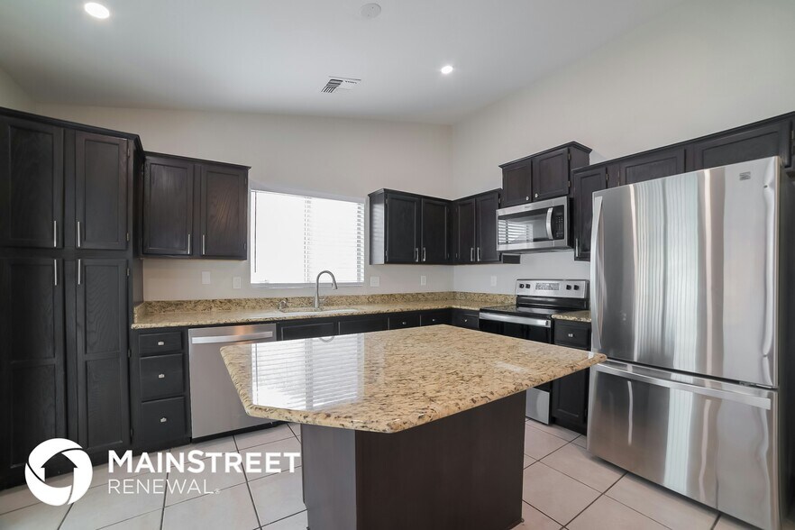 Building Photo - 8505 W Windsor Ave