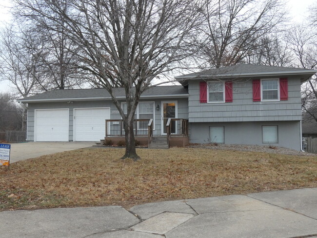 Primary Photo - Nice Northland home-6605 N Montgall Cir