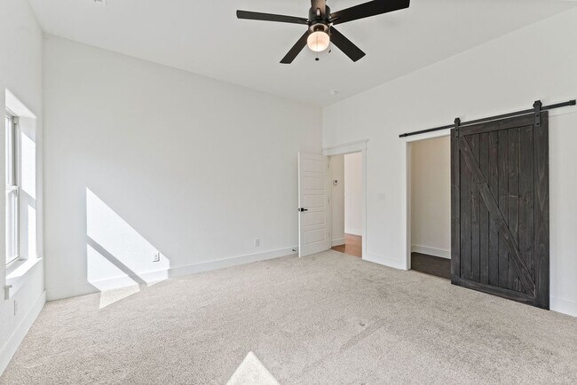 Building Photo - 11 Pagham Ln